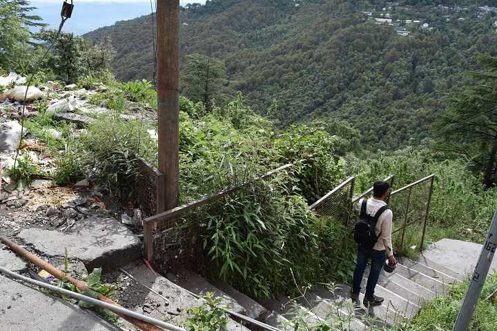 Path from Mcleodganj to Tsechokling Monastery